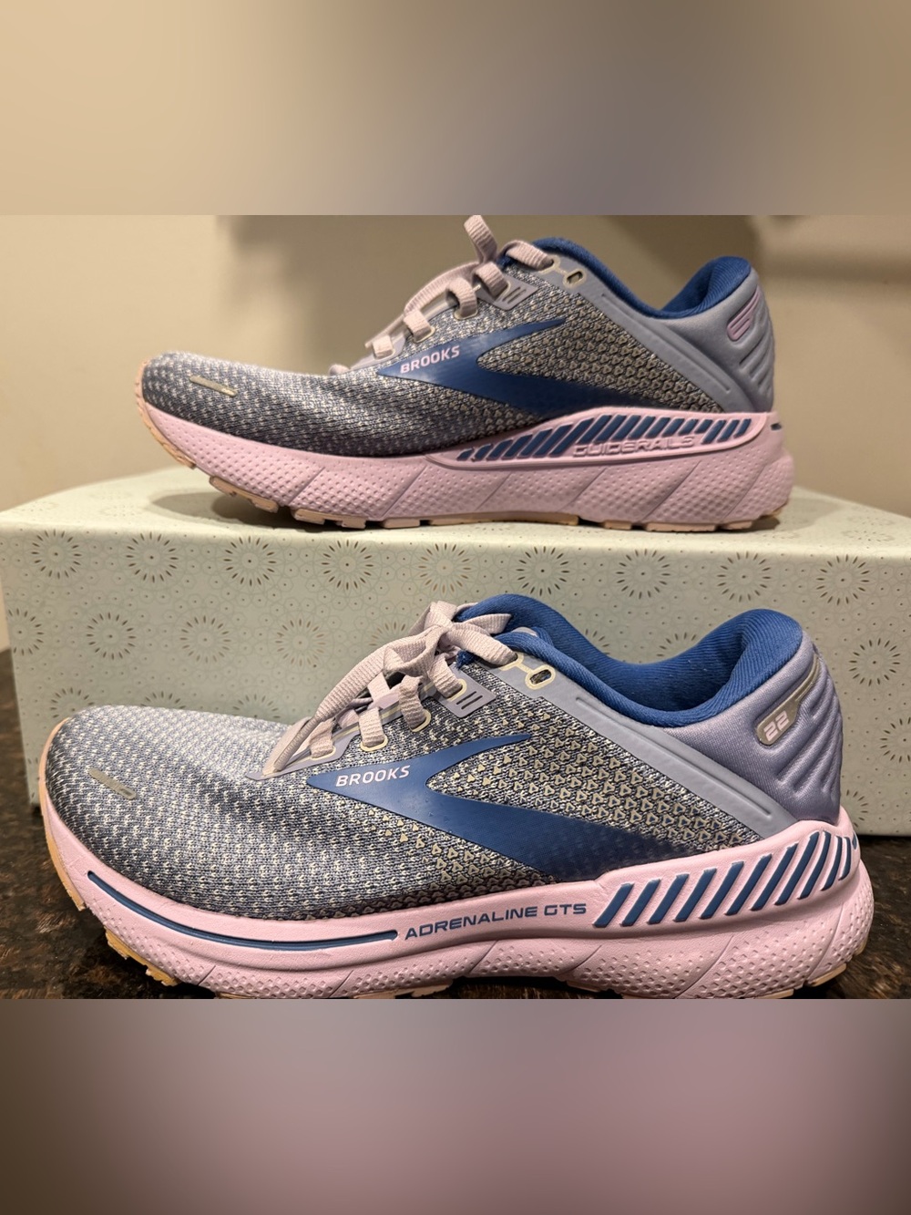 Brooks Adrenaline GTS Women's Running Shoes - Light Pink & Blue SIZE 8.5